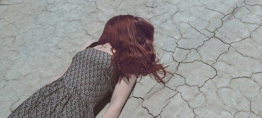 Thumbnail of dry hair lady